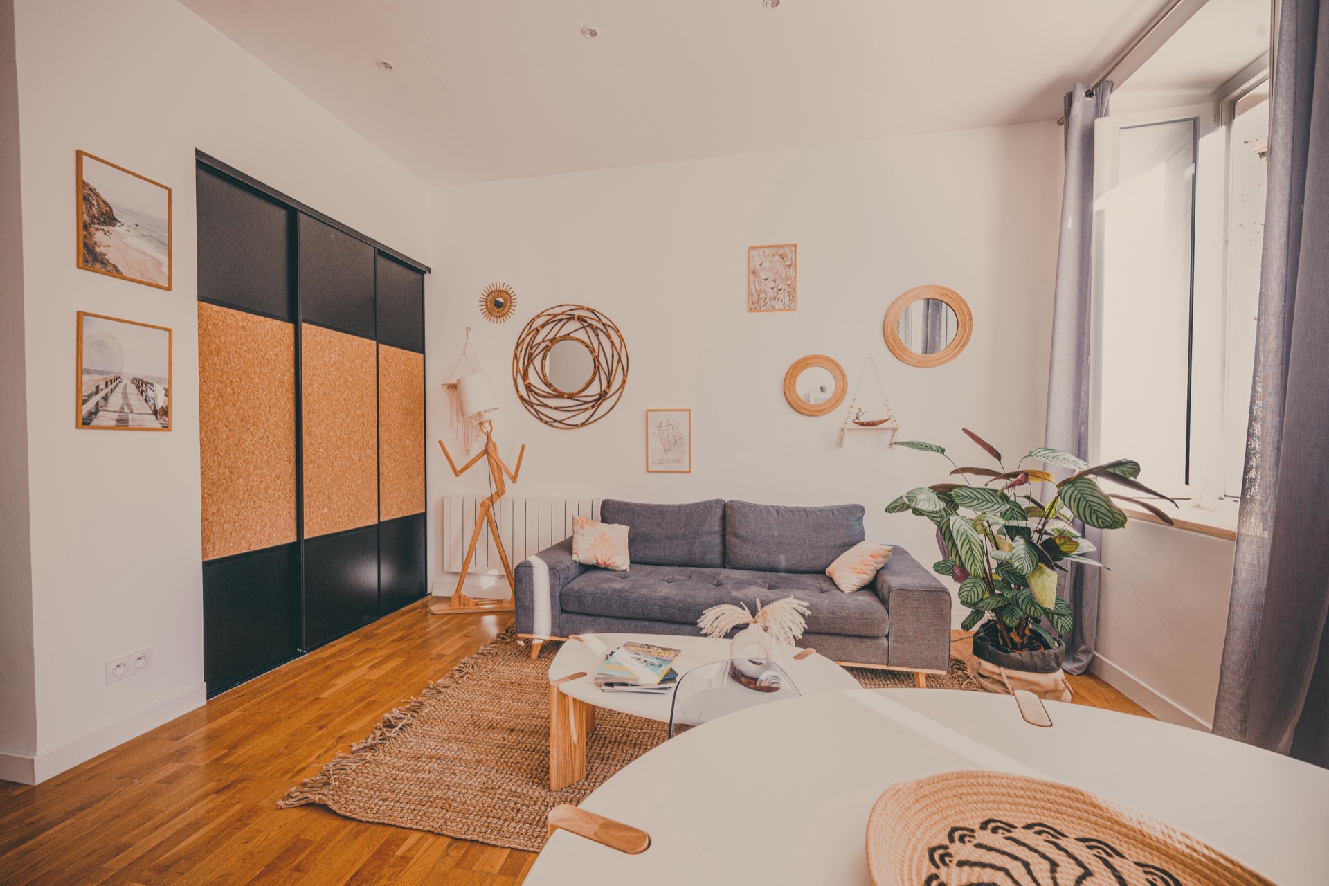 Séjour — canapé et décoration